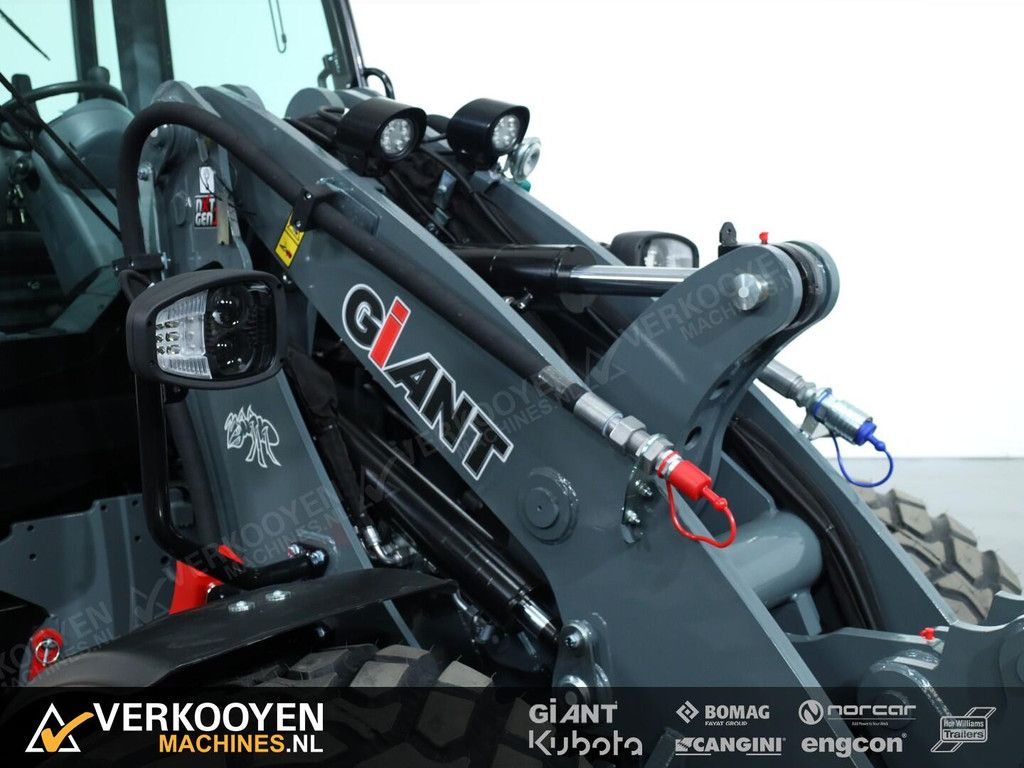 2025 Giant G5000 VK9831