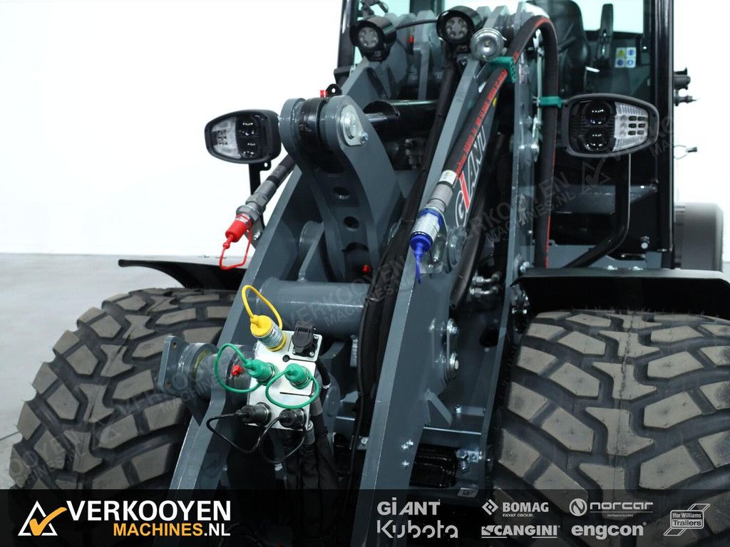 2025 Giant G5000 VK9831