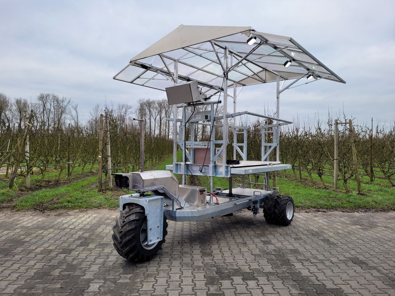 Elektrische hoogwerker snoeiplatform boomgaard hoogwerker