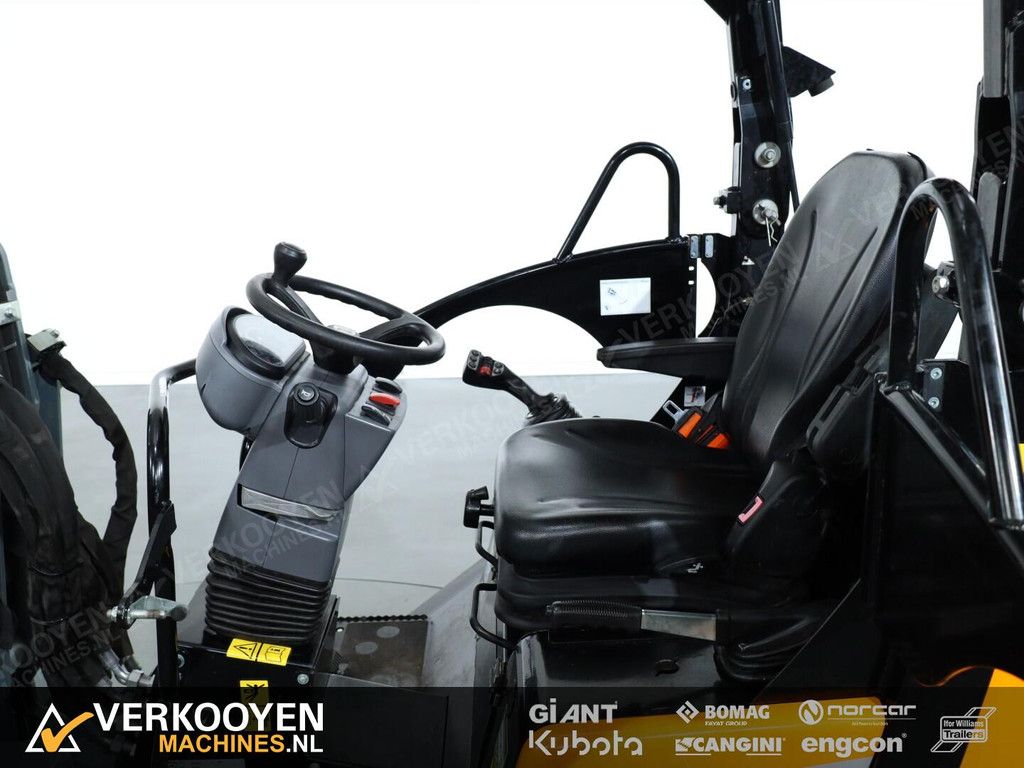 2020 Giant G2700 HD+ VV1463