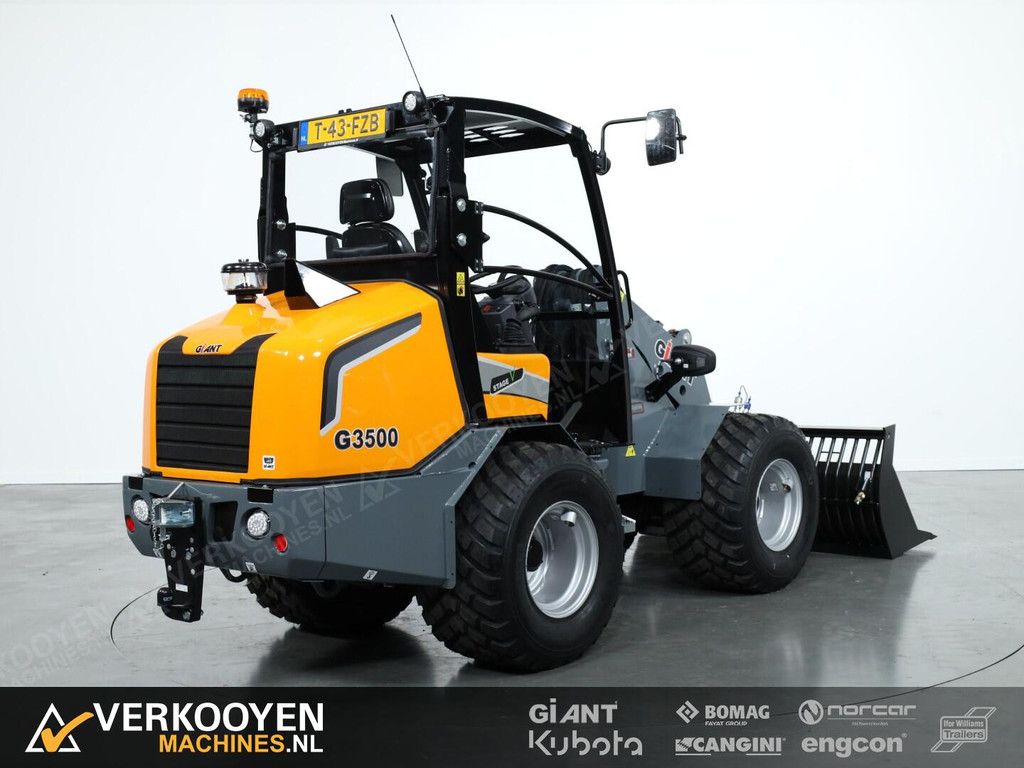 2025 Giant G3500 VK10182