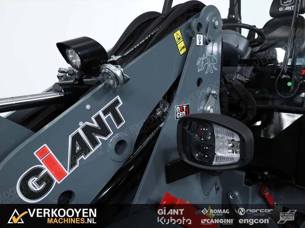 2025 Giant G3500 VK10182