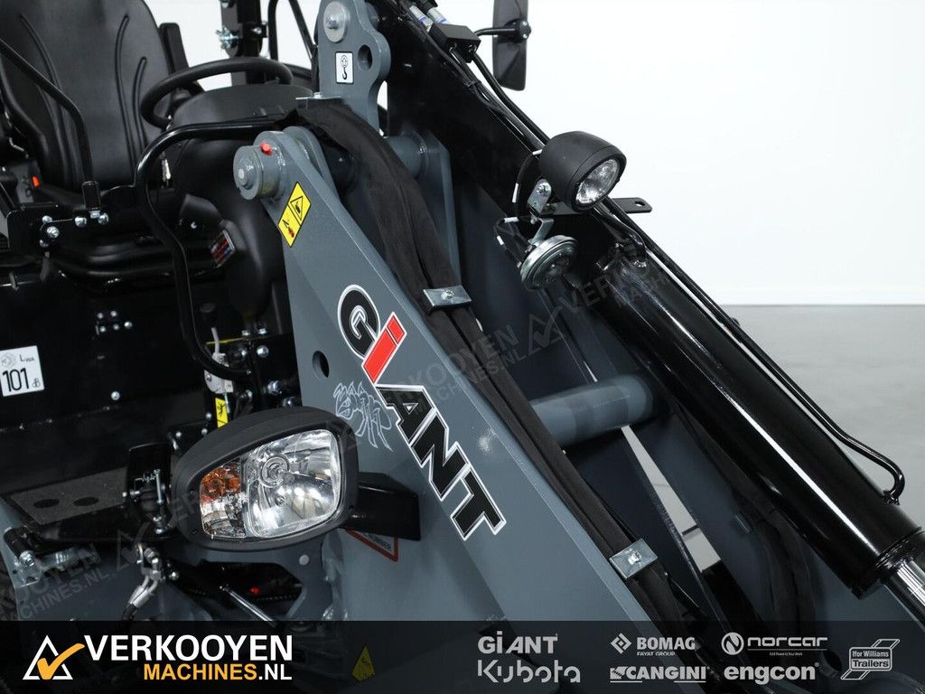 2026 Giant G2500 HD VK10216