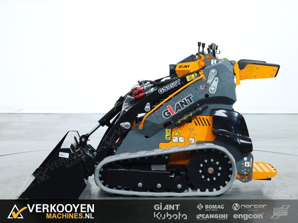 2026 Giant GS950T Skidsteer VK10082