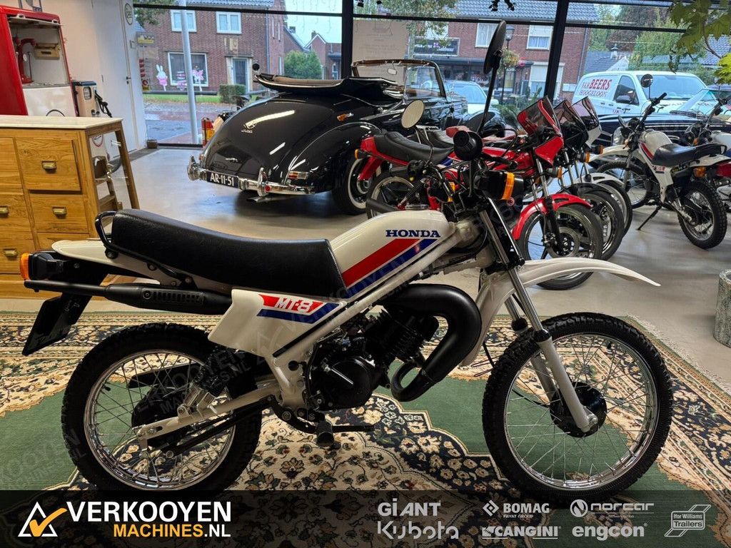 1981 Honda MT-8 Wit NOS KN202