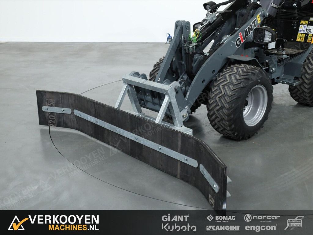 2025 VM Sneeuwschuif Giant / Heftruck 260cm ADV1112