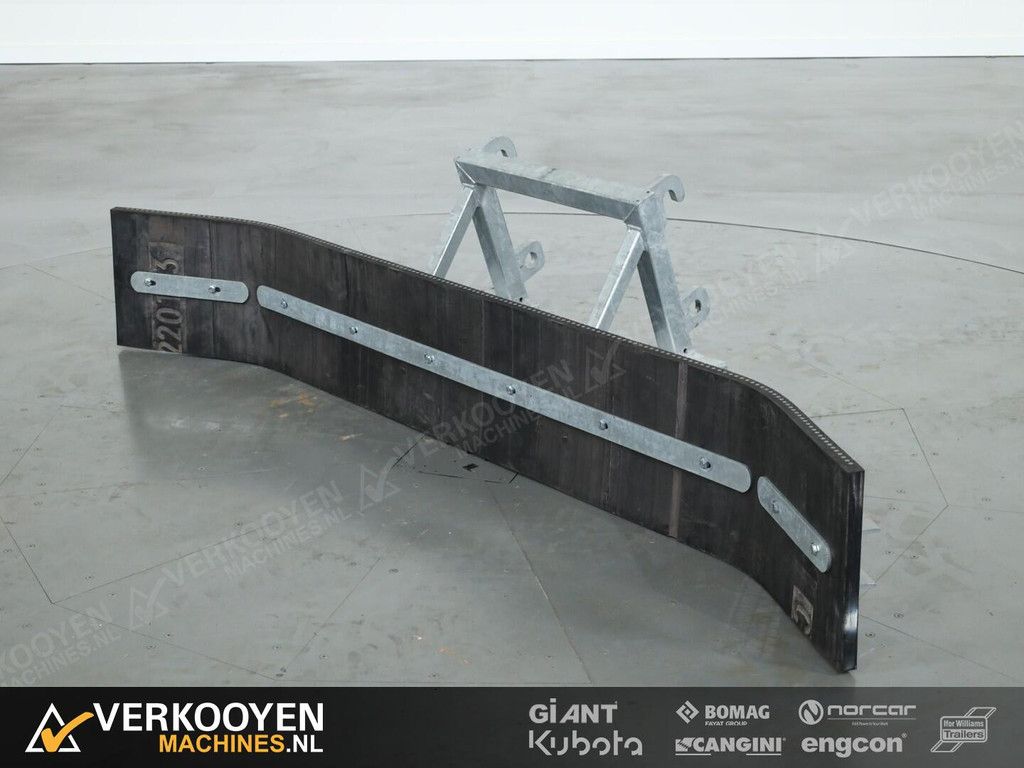 2025 VM Sneeuwschuif Giant / Heftruck 260cm ADV1112