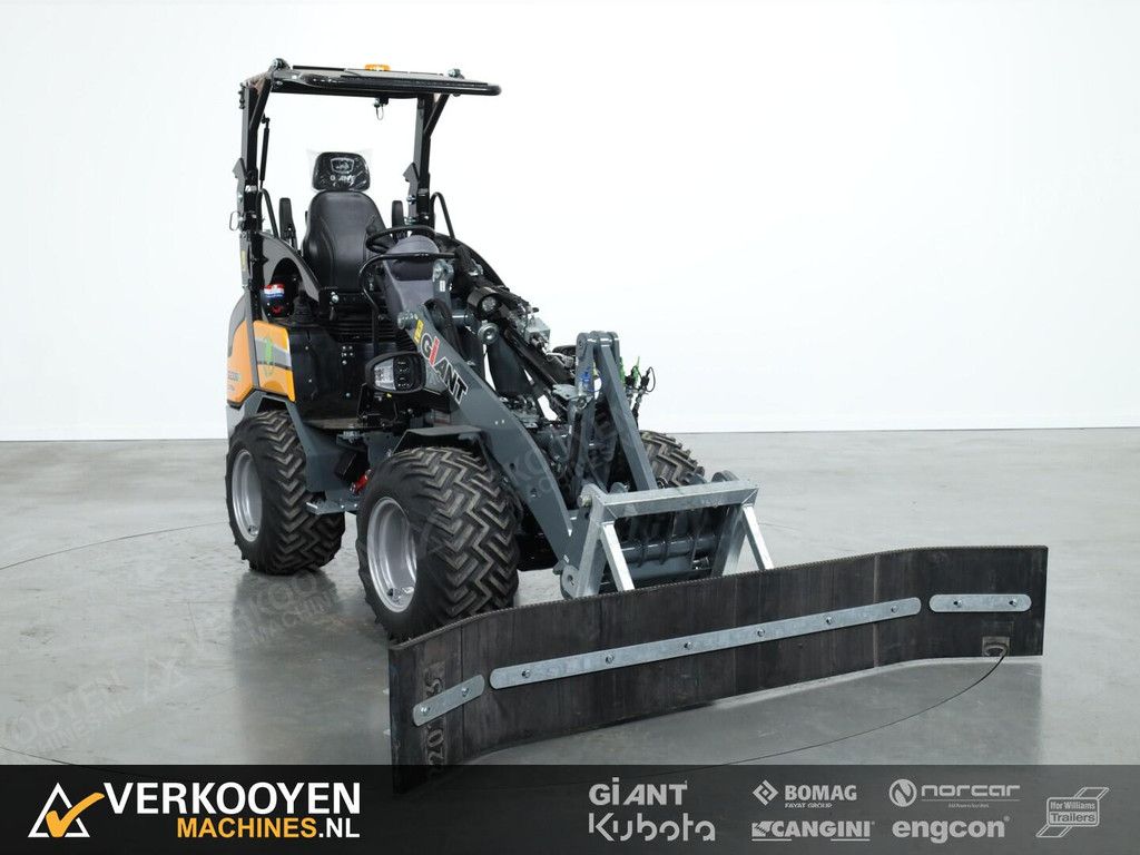 2025 VM Sneeuwschuif Giant / Heftruck 260cm ADV1112