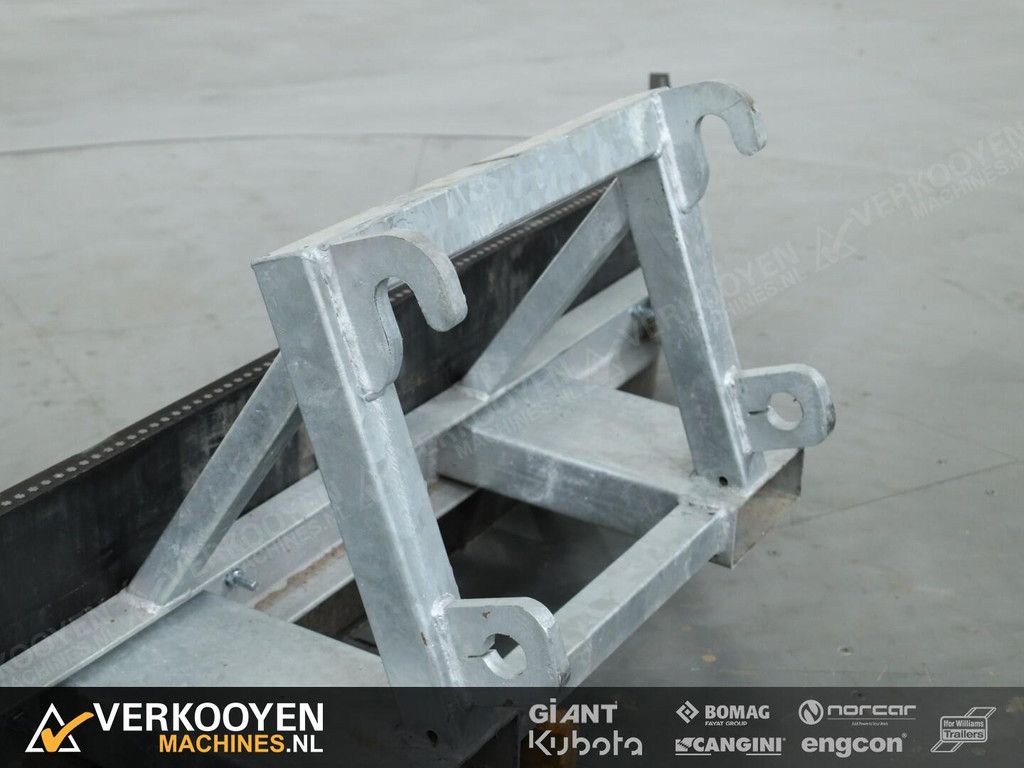 2025 VM Sneeuwschuif Giant / Heftruck 260cm ADV1112