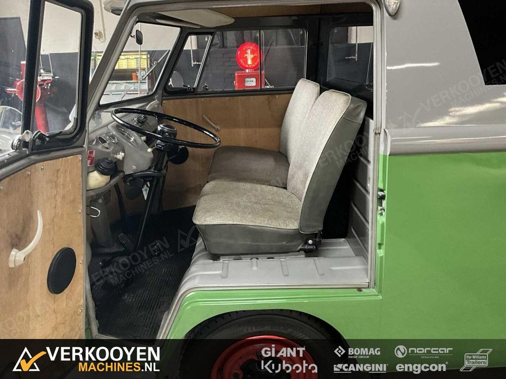 1965 Volkswagen T1 Panelvan LT347