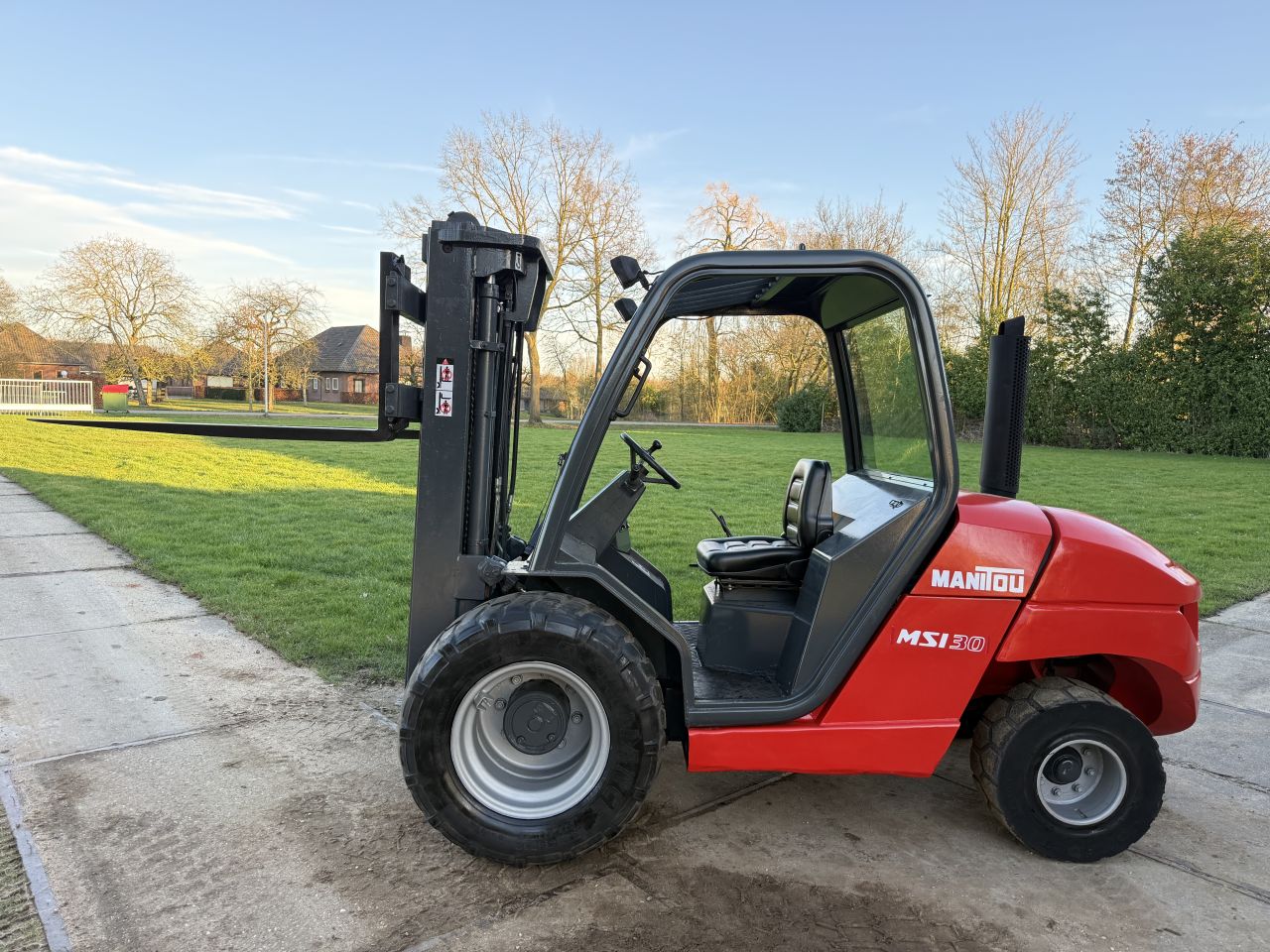 Manitou MSI30 Ruwterrein heftruck triplo mast extra ventiel