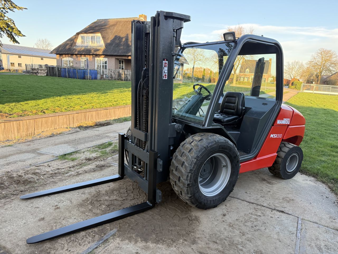 Manitou MSI30 Ruwterrein heftruck triplo mast extra ventiel