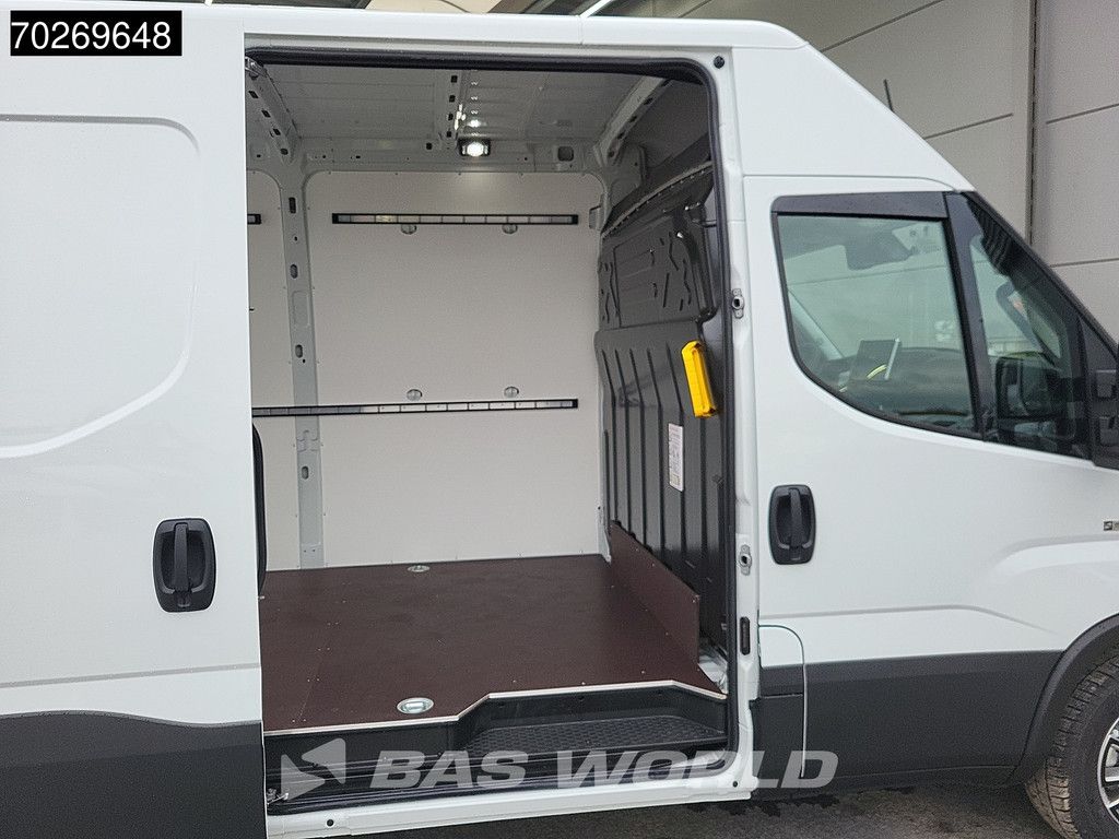 Iveco Daily 35S21 BPM VRIJ! 3.0L Automaat 210PK L2H2 3,5t Trekhaak ACC LED Airco Camera Parkeersensoren Tacho CarPlay Euro6 L2 12m3 Klima AHK