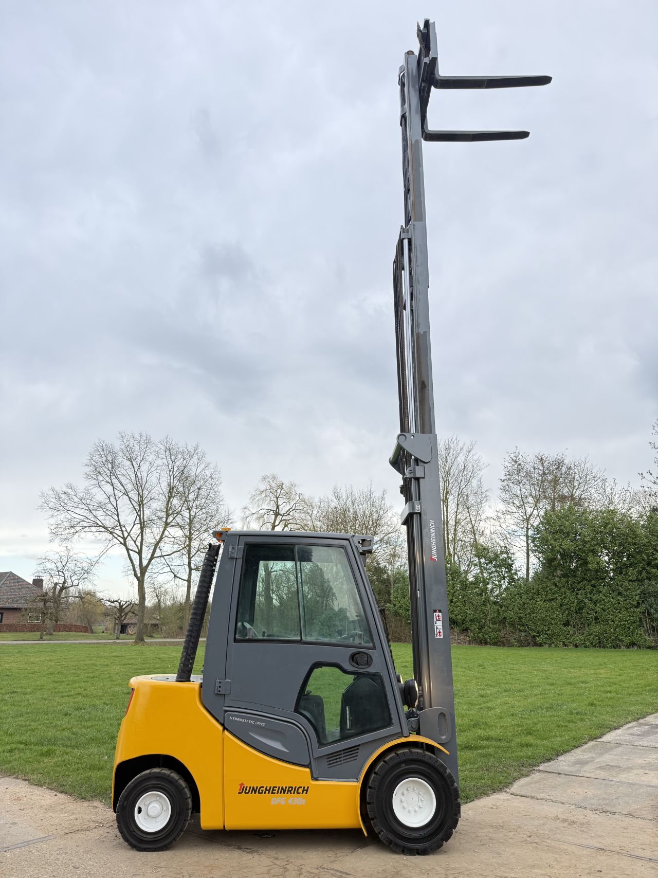 Jungheinrich 3000KG diesel triplo 7m Sideshift 4e vent 2300uur