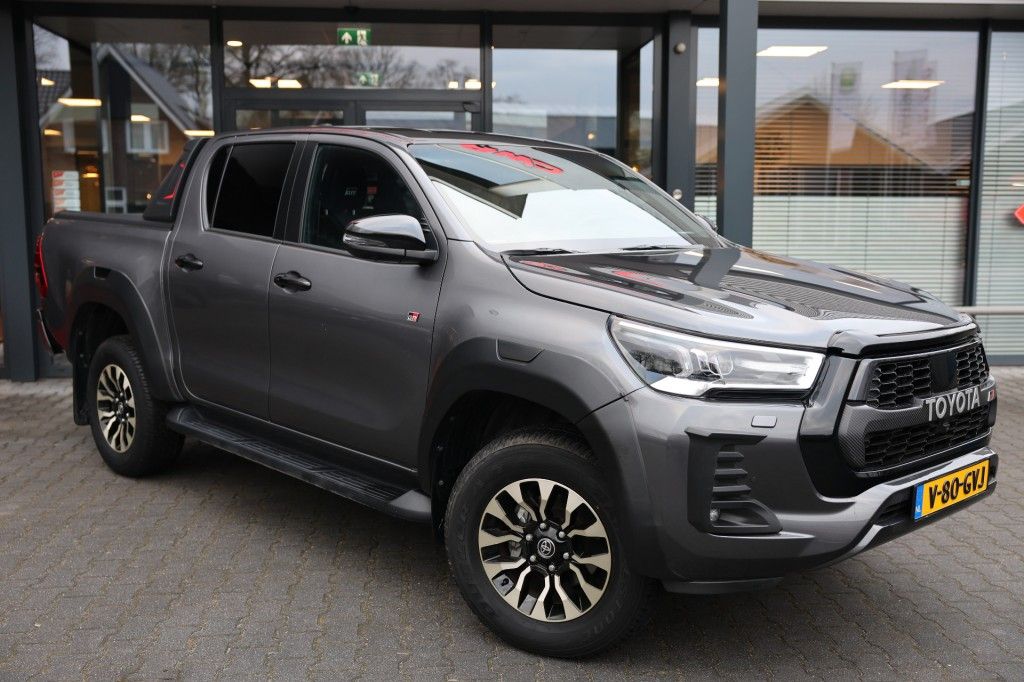 Toyota Hilux 2.8 D-4D DUBBEL CABIN GR SPORT A/T 2 ZITS 4WD VAN