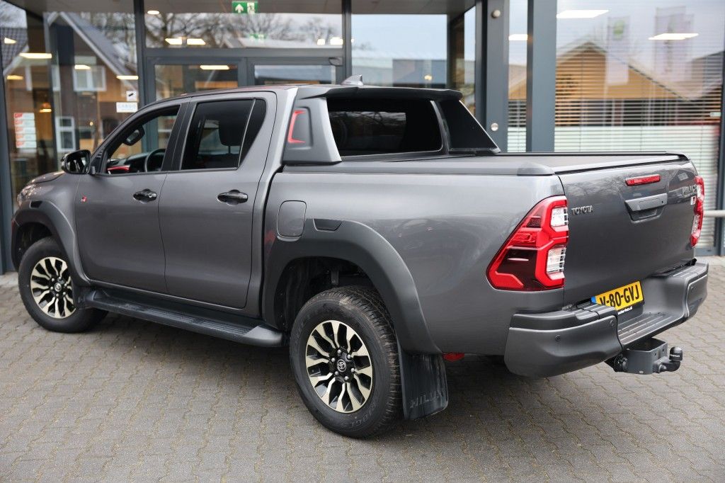 Toyota Hilux 2.8 D-4D DUBBEL CABIN GR SPORT A/T 2 ZITS 4WD VAN