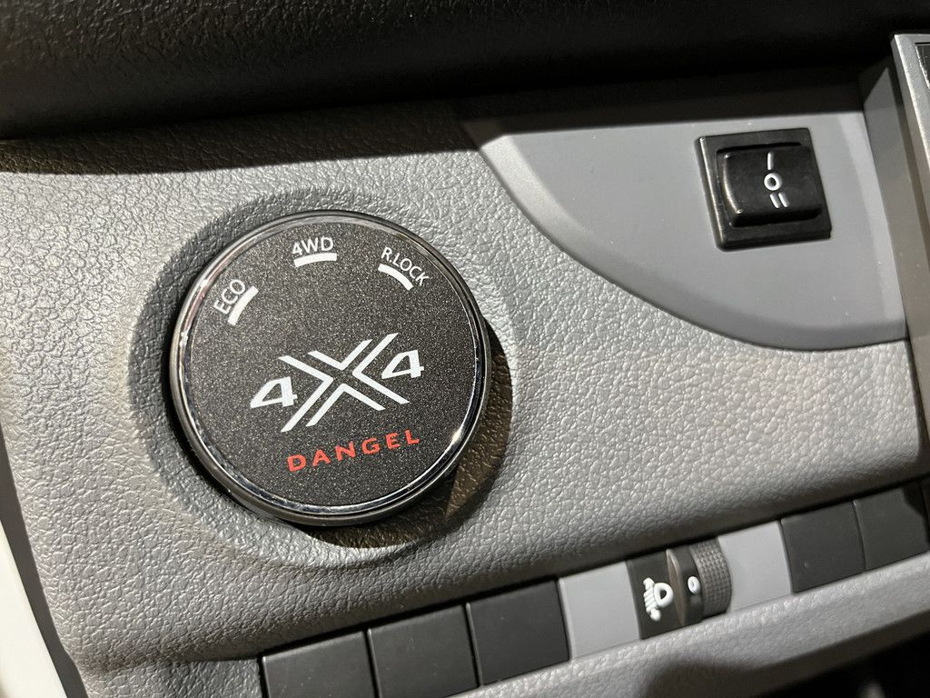 Peugeot Expert 2.0 BlueHDI 120 PK Premium Pack Dangel 4X4 Servicebus / Bott Inrichting /220V. / Euro 6 / Airco / Trekhaak / Camera / Cruise Control / CarPlay / 85.200 KM !!