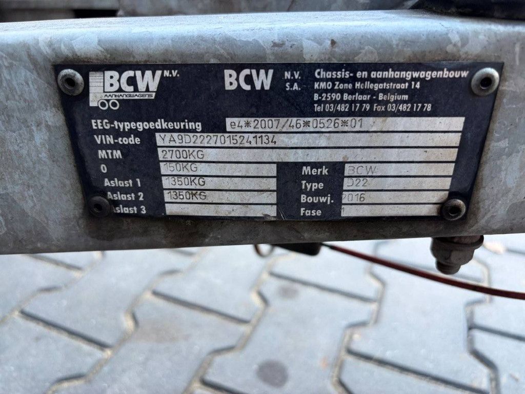 Geschlossener Anhänger BCW D22 2016 mit Schraubenkompressoreinheit