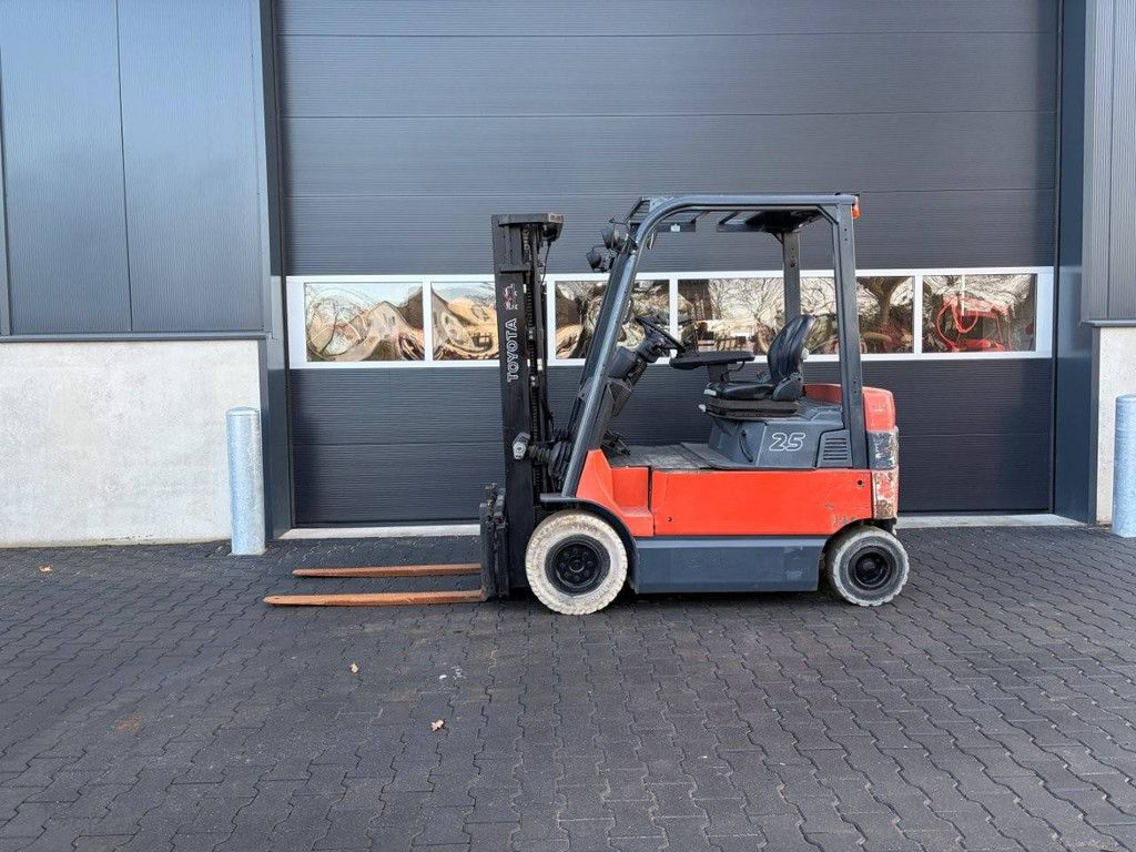 Forklift Toyota 7FBMF25 Electric 2500kg 4.7m 2005