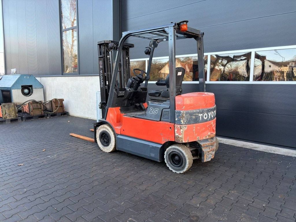 Forklift Toyota 7FBMF25 Electric 2500kg 4.7m 2005