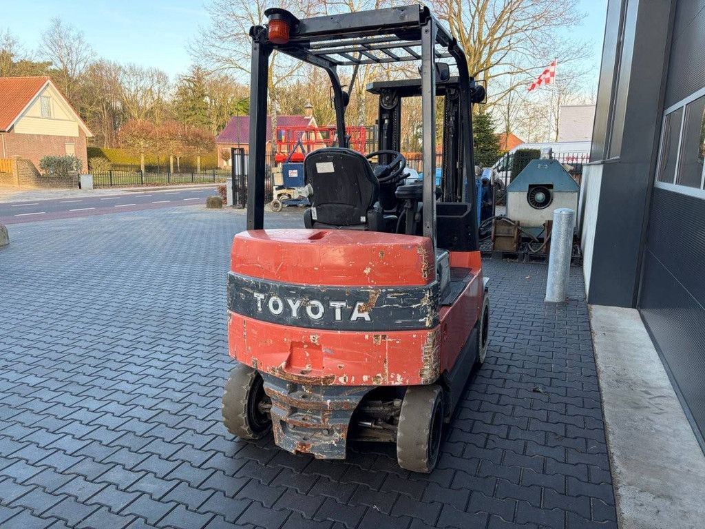 Forklift Toyota 7FBMF25 Electric 2500kg 4.7m 2005