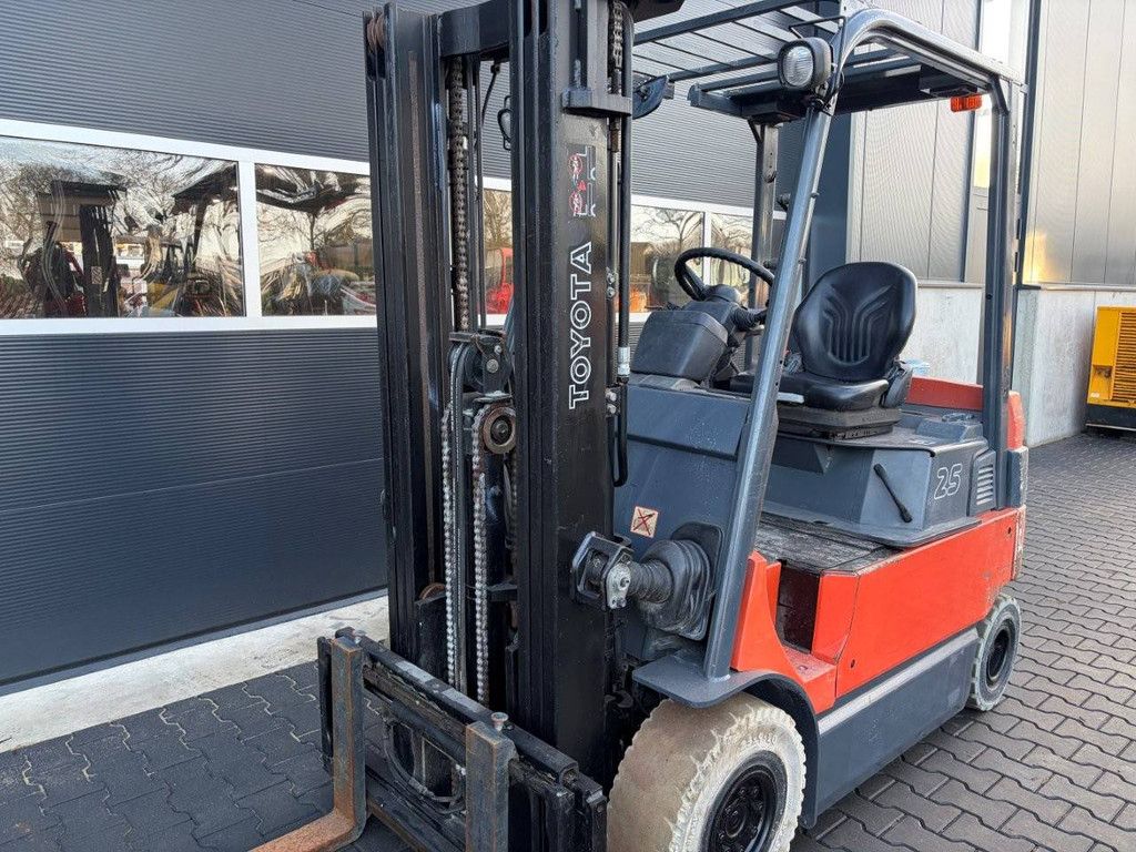 Forklift Toyota 7FBMF25 Electric 2500kg 4.7m 2005