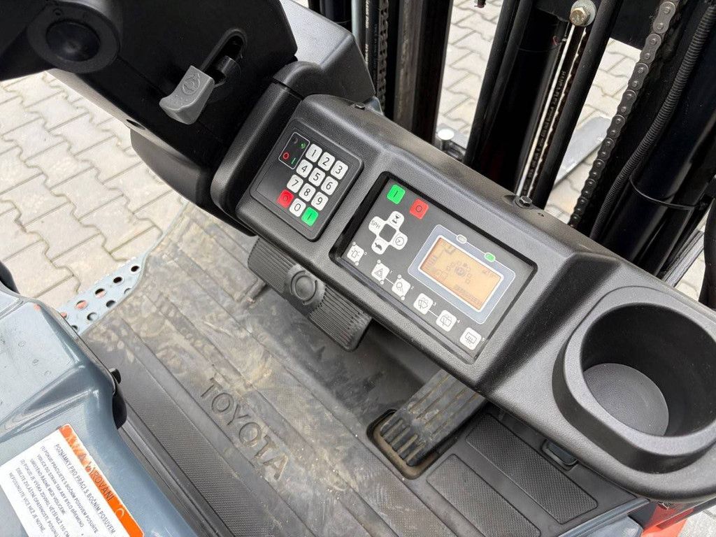 Forklift Toyota 8FBE16 Electric 2017