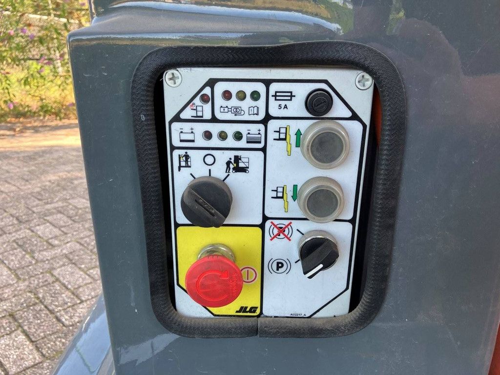 JLG Toucan Duo Electric Mast Lift 6.0m 2015