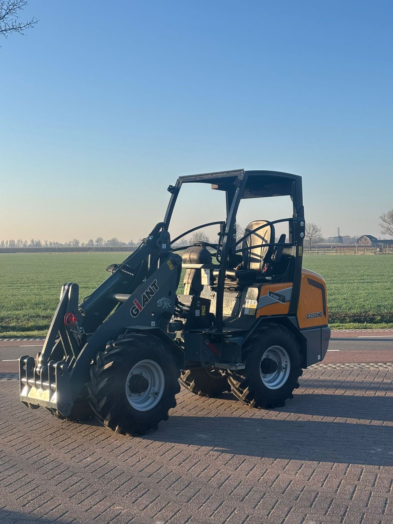 Giant g2500 ( 195 uur )