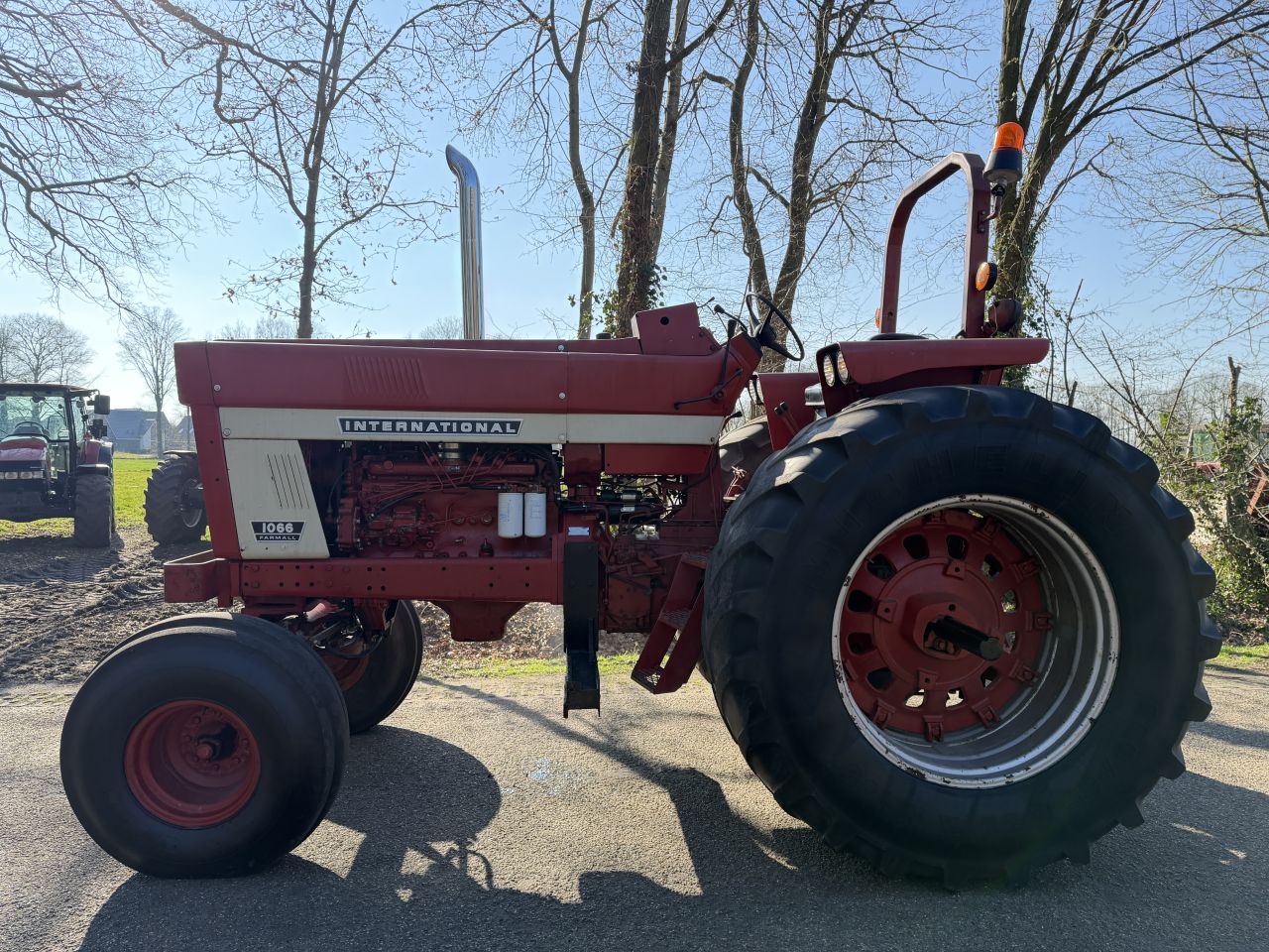International IHC Farmall 966