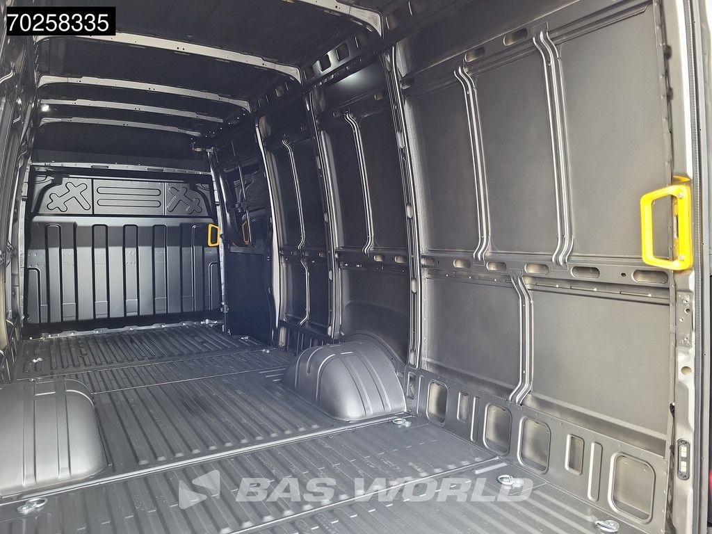 Iveco Daily 35C21 BPM VRIJ! 3.0L Automaat 210PK L3H2 2025-Model Dubbellucht 3,5t Trekvermogen ACC LED CarPlay Camera Parkeersensoren Velgen 16m3 Euro6 L4H2 16m3 Klima