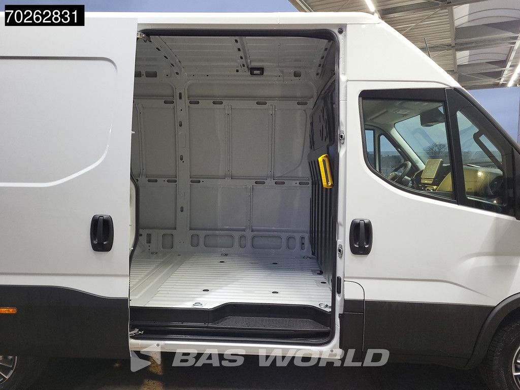 Iveco Daily 35S21 BPM VRIJ! 3.0L Automaat 210PK L2H2 2025-Model 3,5t Trekvermogen ACC LED CarPlay Camera Parkeersensoren Velgen Euro6 L3 12m3 Klima