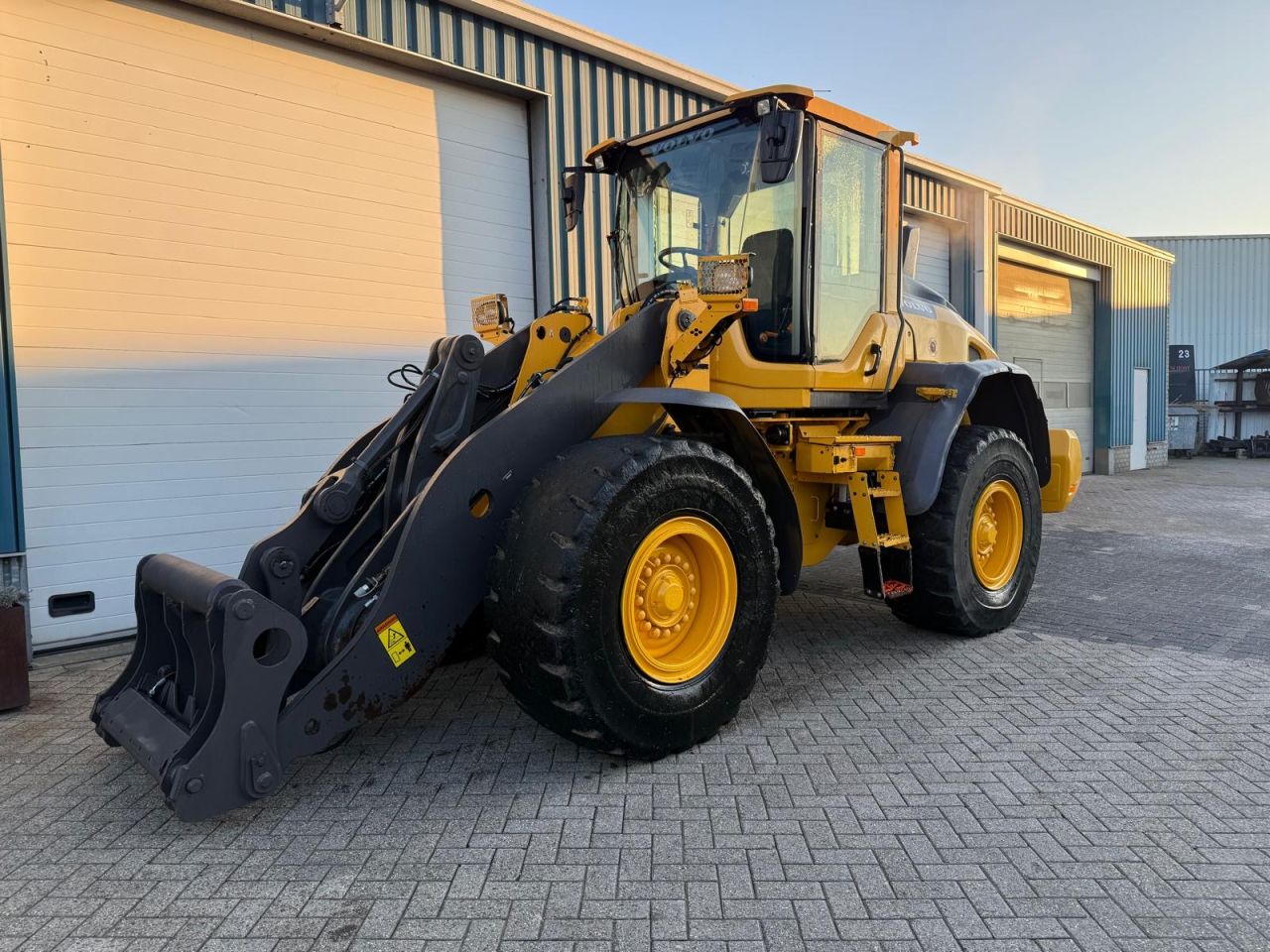 VOLVO L70H (BJR 2020 ) 9400 UUR