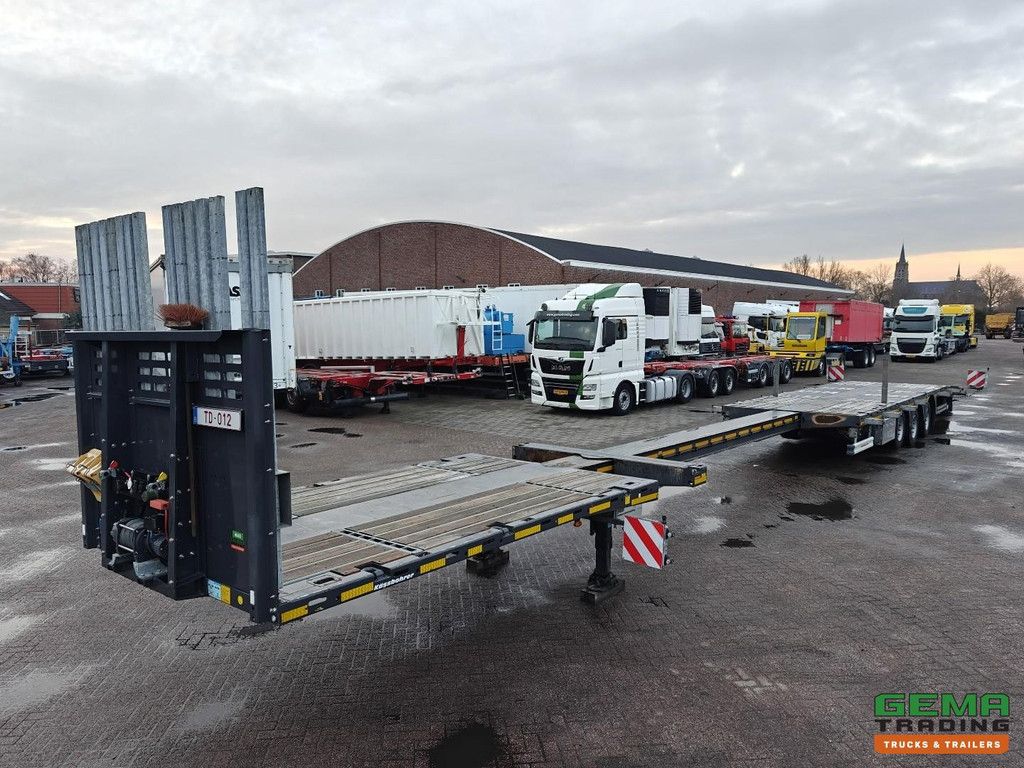 Kässbohrer LB3E 3-Axle BPW - MEGA - Extendable 7.2M - Lift + Steering Axle - Winch 9T - Twistlocks - Stanchions - Driving Plates - 11/2026 MOT