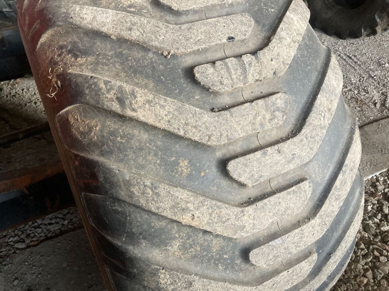 2x Gebruikte Nokian 700/50R26,5 banden