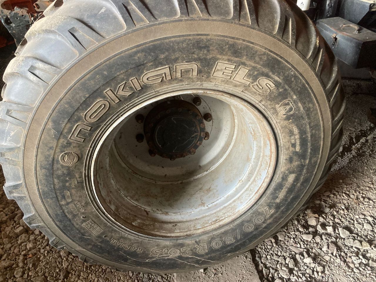 2x Gebruikte Nokian 700/50R26,5 banden