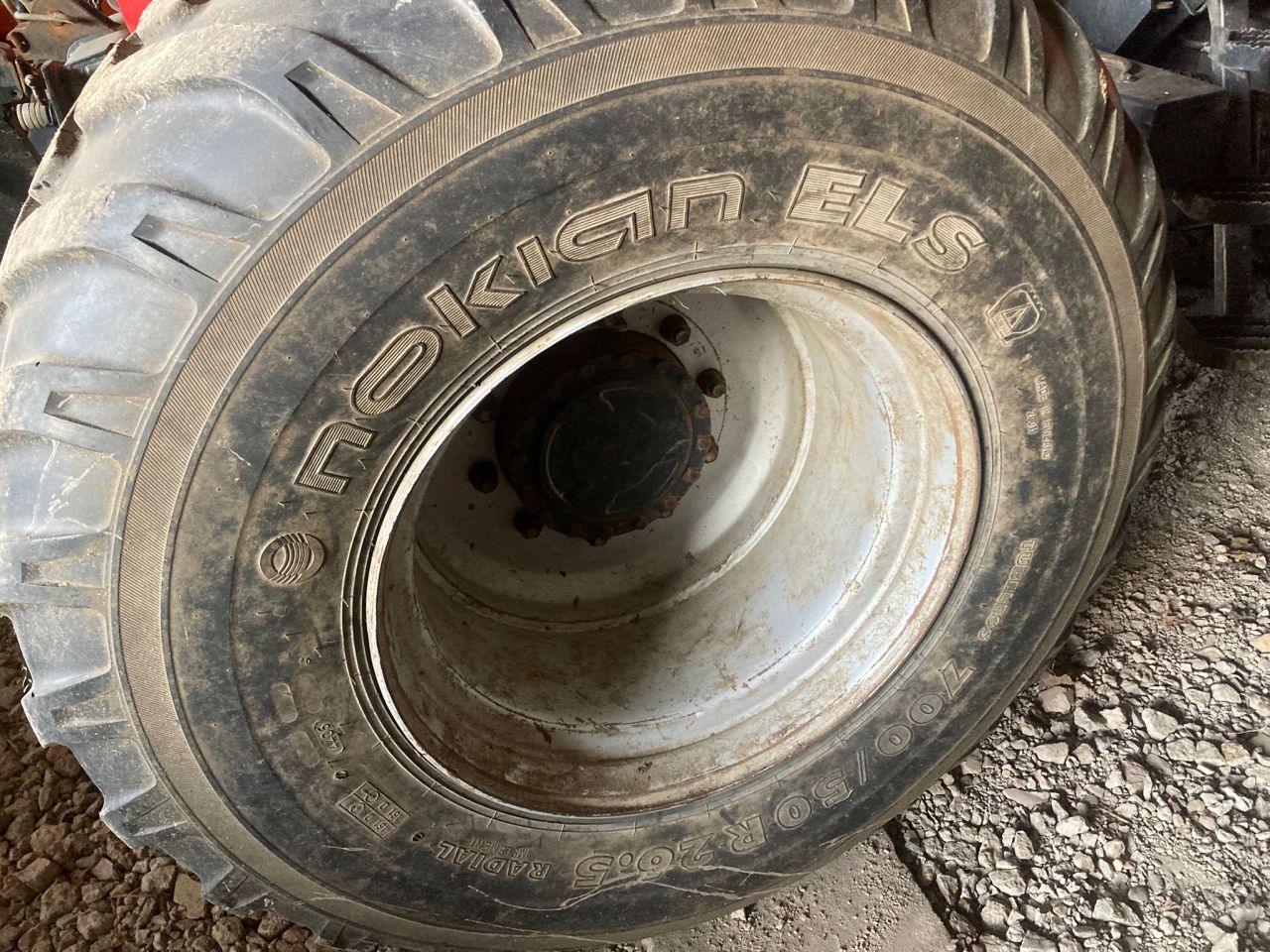 2x Gebruikte Nokian 700/50R26,5 banden