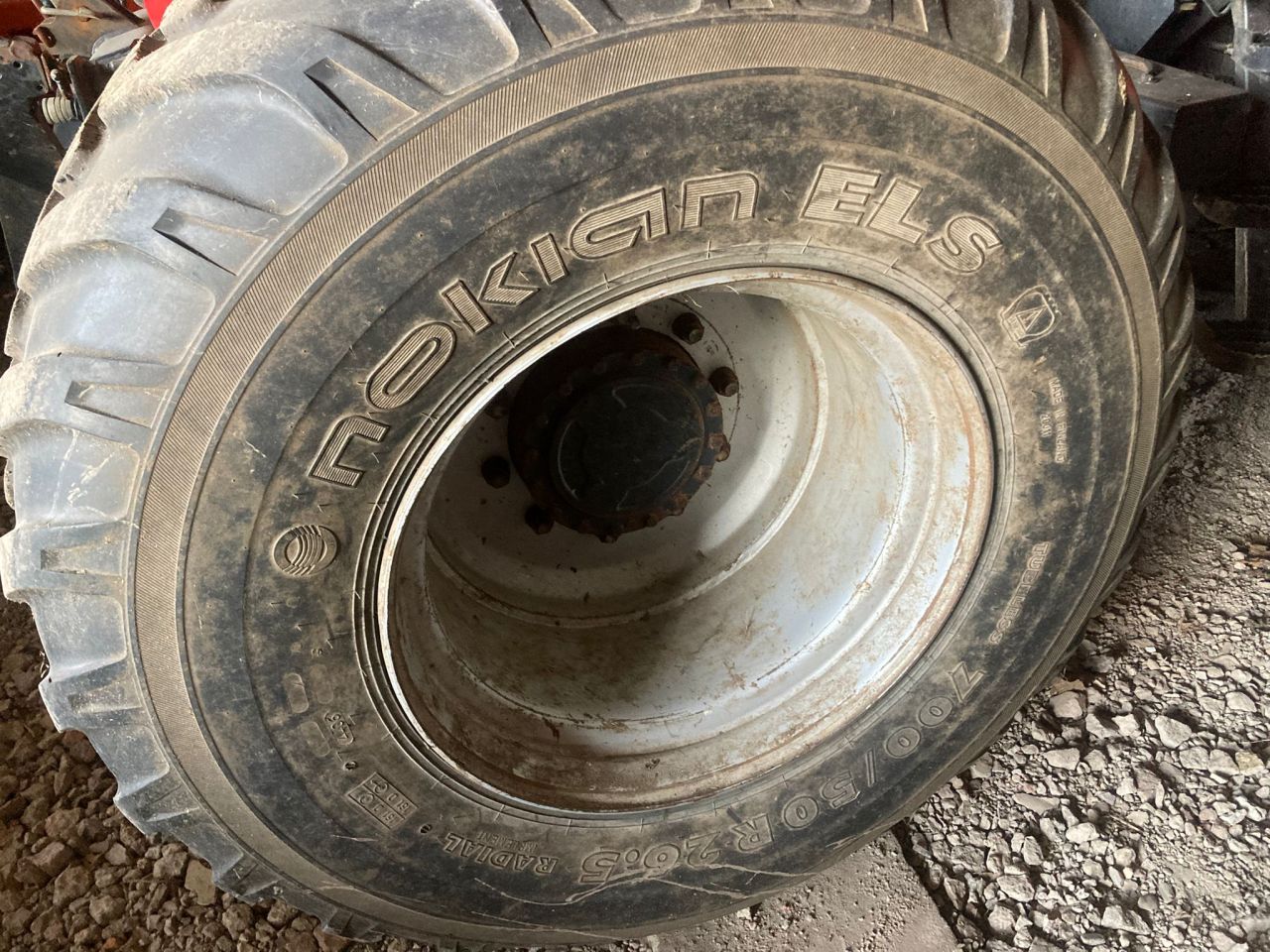 2x Gebruikte Nokian 700/50R26,5 banden
