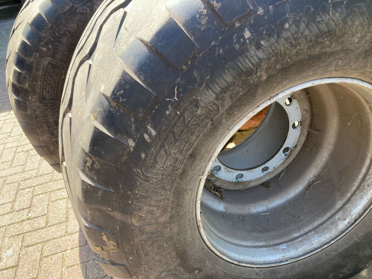 4x Vredestein banden 700/45x22.5