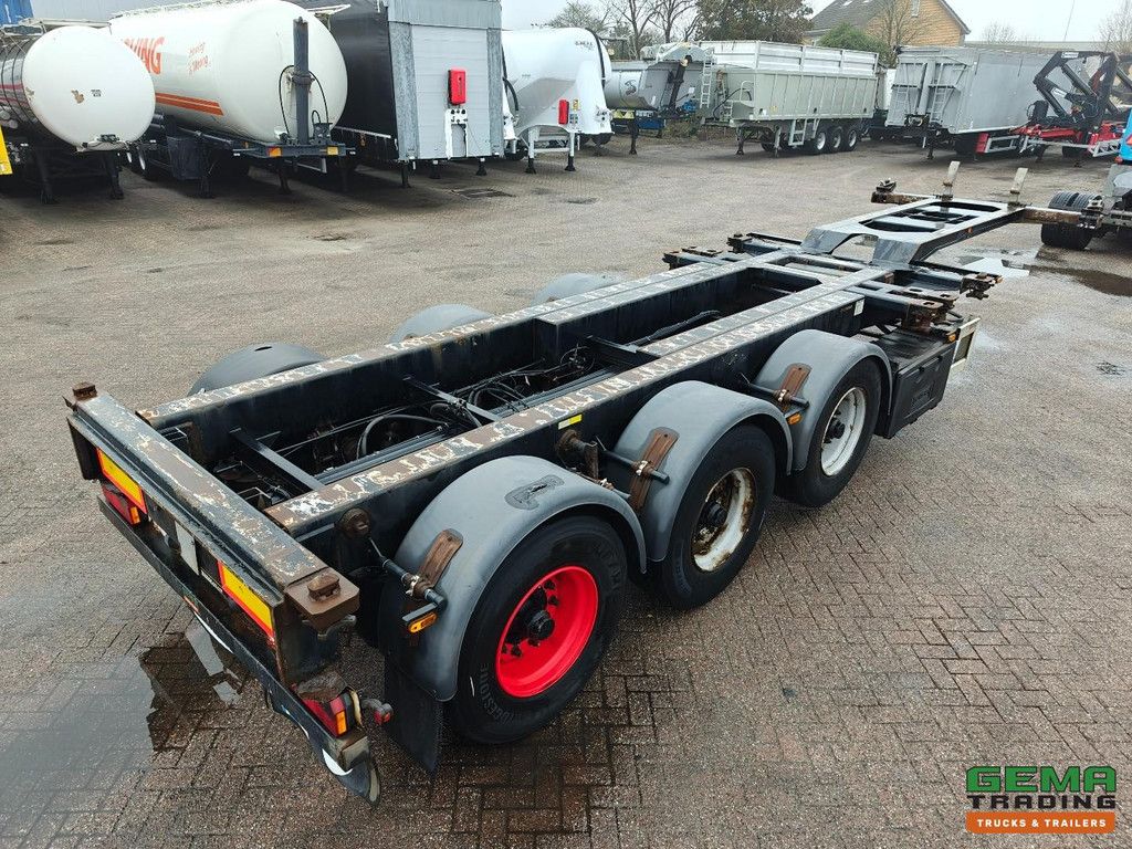 Renders EURO 800 N 3-axle BPW - Lift axle - Disc brakes - All connections - 05/2026 MOT