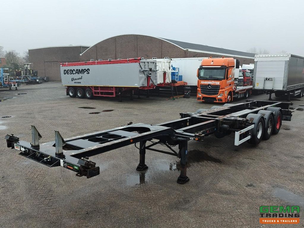Renders EURO 800 N 3-axle BPW - Lift axle - Disc brakes - All connections - 05/2026 MOT
