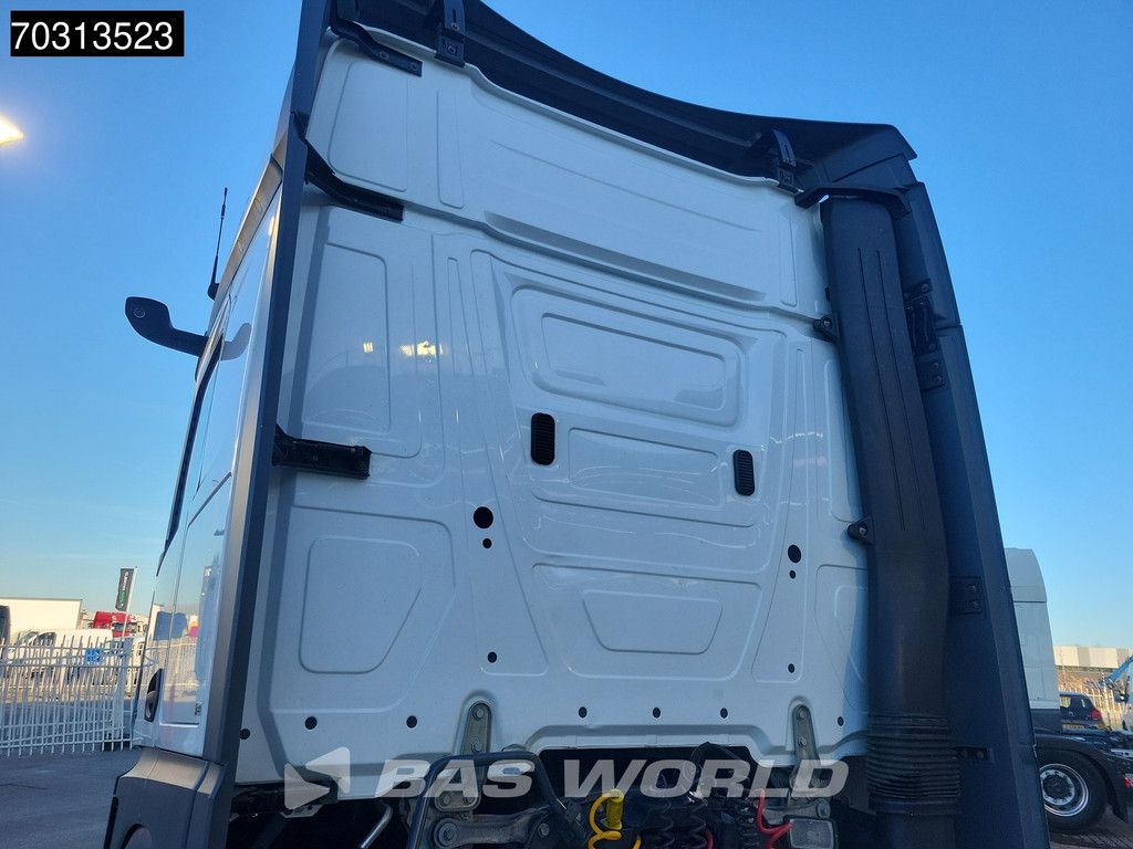 Mercedes Actros 1845 4X2 Bigspace Lowdeck Mirrorcam 2x Tank