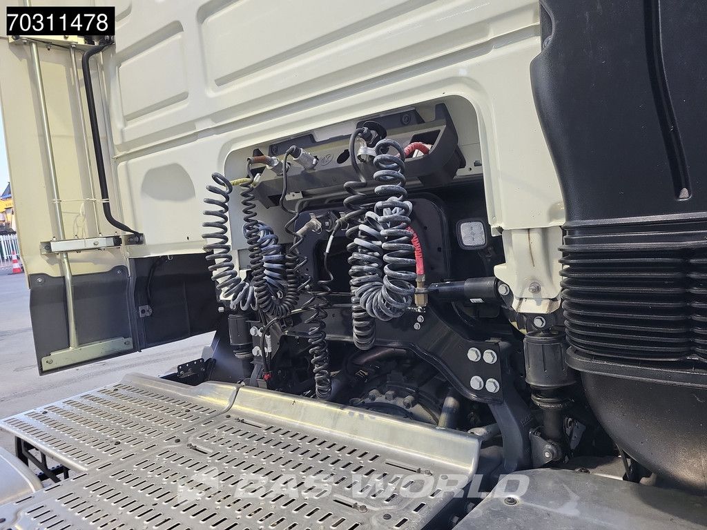 DAF XF 530 4X2 SSC Retarder Parkingcooler ACC 2x Tank