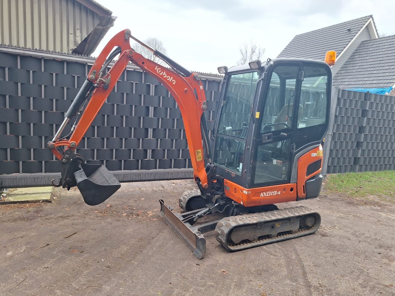 Kubota KX019 hitachi yanmar bobcat graafmachine cat takeuchi