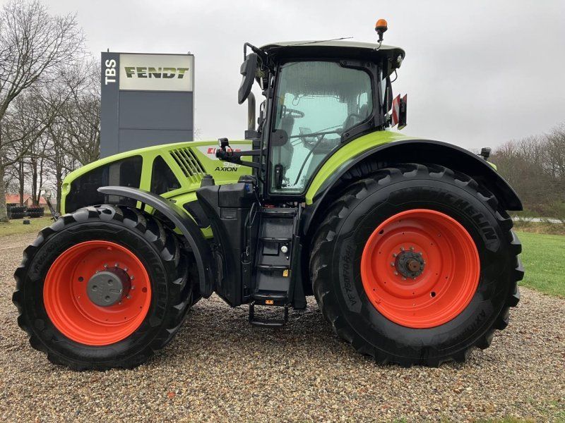 Claas AXION 930