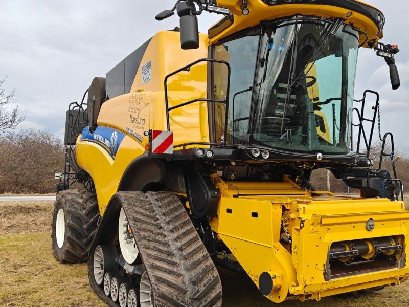 New Holland CR9.90