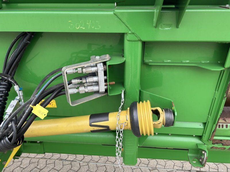 John Deere 635R