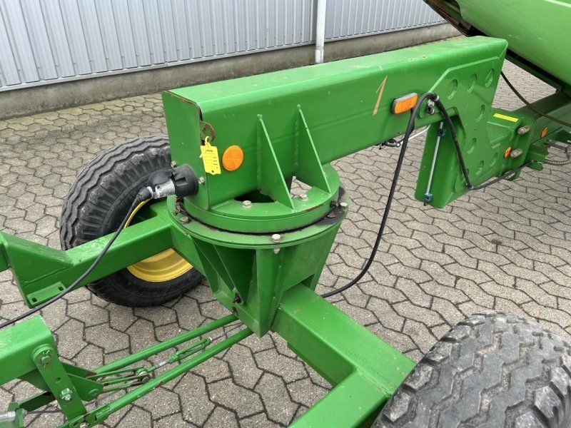 John Deere 635R