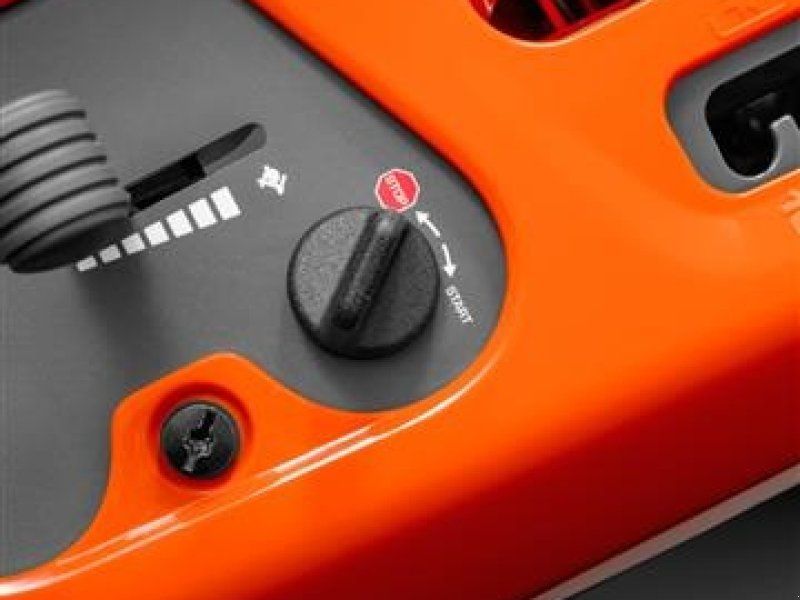 Husqvarna R 216T AWD inkl. 103 cm klippebord