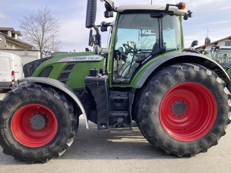Fendt 718 VARIO S4 PROFI PLUS